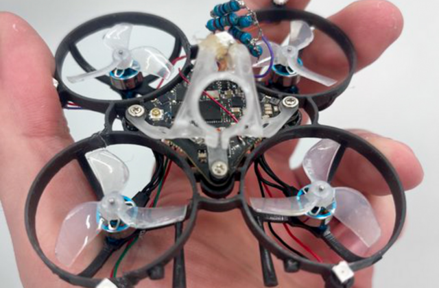 Công Nghệ Drone Siêu Nhỏ Đang Xóa Sổ Muỗi: Giải Pháp Tương Lai Cho Sự An Toàn Của Con Người