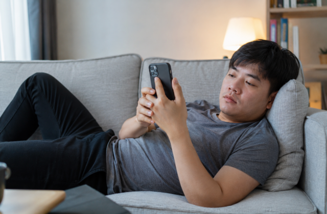 Tại Sao Công Nghệ Hiện Đại Khiến Con Người Trở Nên Vô Vị?
