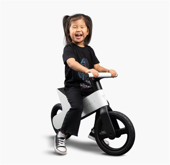 Xe đạp thăng bằng cho trẻ nhỏ