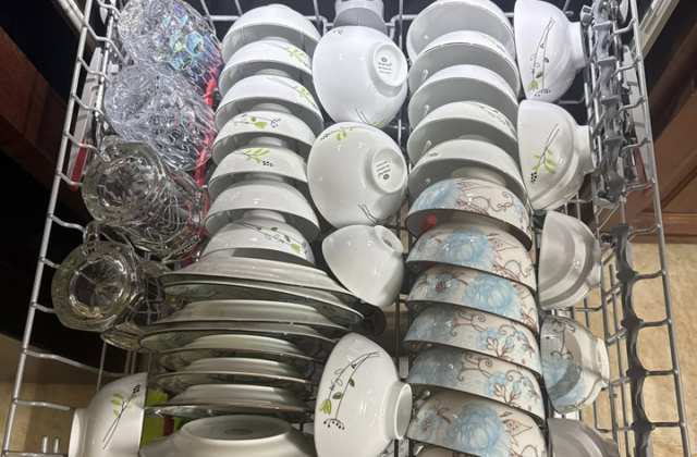 Hướng Dẫn Tối Ưu Cách Sắp Xếp Bát Đũa Trong Máy Rửa Bát Để Đạt Hiệu Quả Tốt Nhất