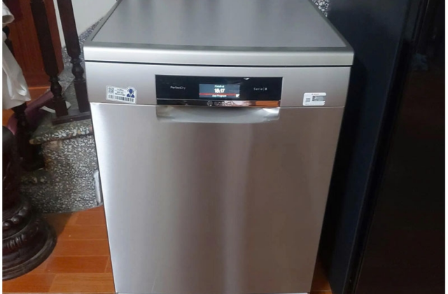 Khám Phá Nguyên Nhân Máy Rửa Bát Bosch Serie 8 Không Hé Cửa Tự Động