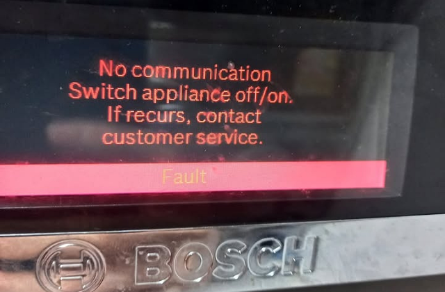 Lỗi ‘No Communication’ Trên Máy Rửa Bát Bosch: Nguyên Nhân và Giải Pháp