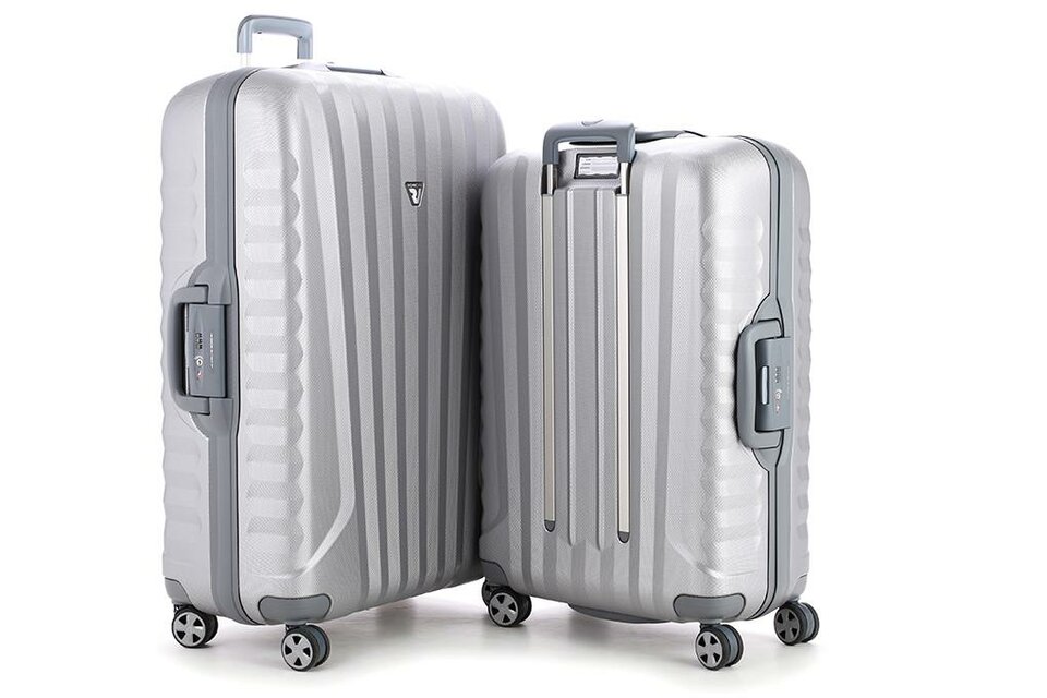 Khám Phá Độ Bền Và Tính Năng Thông Minh Của Vali Khóa Khung